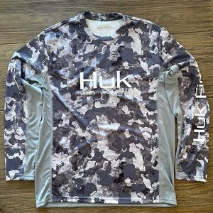 Huk Performance Fabrics rash guard / fishing camo shirt